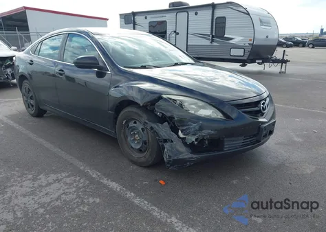 2010 Mazda Mazda6 I Sport z USA, uszkodzony, nr VIN 1YVHZ8BHXA5M25749